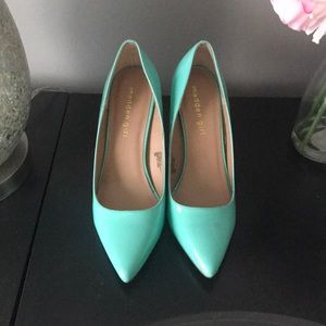 Madden Girl turquoise/aqua heel pumps